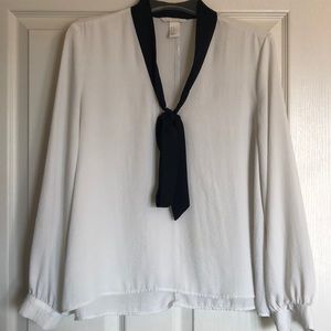 Chiffon blouse with front neck tie